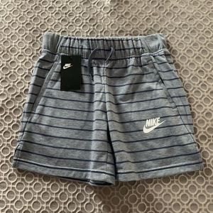 Girl’s Nike Shorts Size 14-16 (L) NWTS